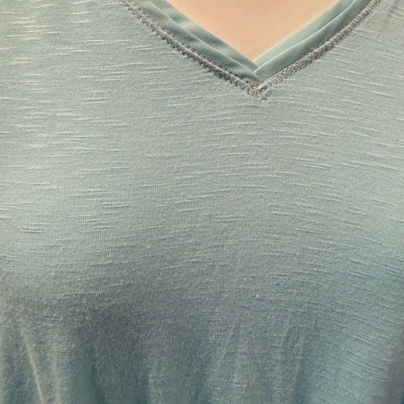 White House Black Market | Light Blue V-Neck Tee | Size L - Picture 3 of 10